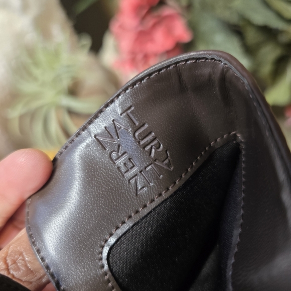 Naturalizer Ankle Boots, Women's size 8W, Brown - Picture 5 of 6